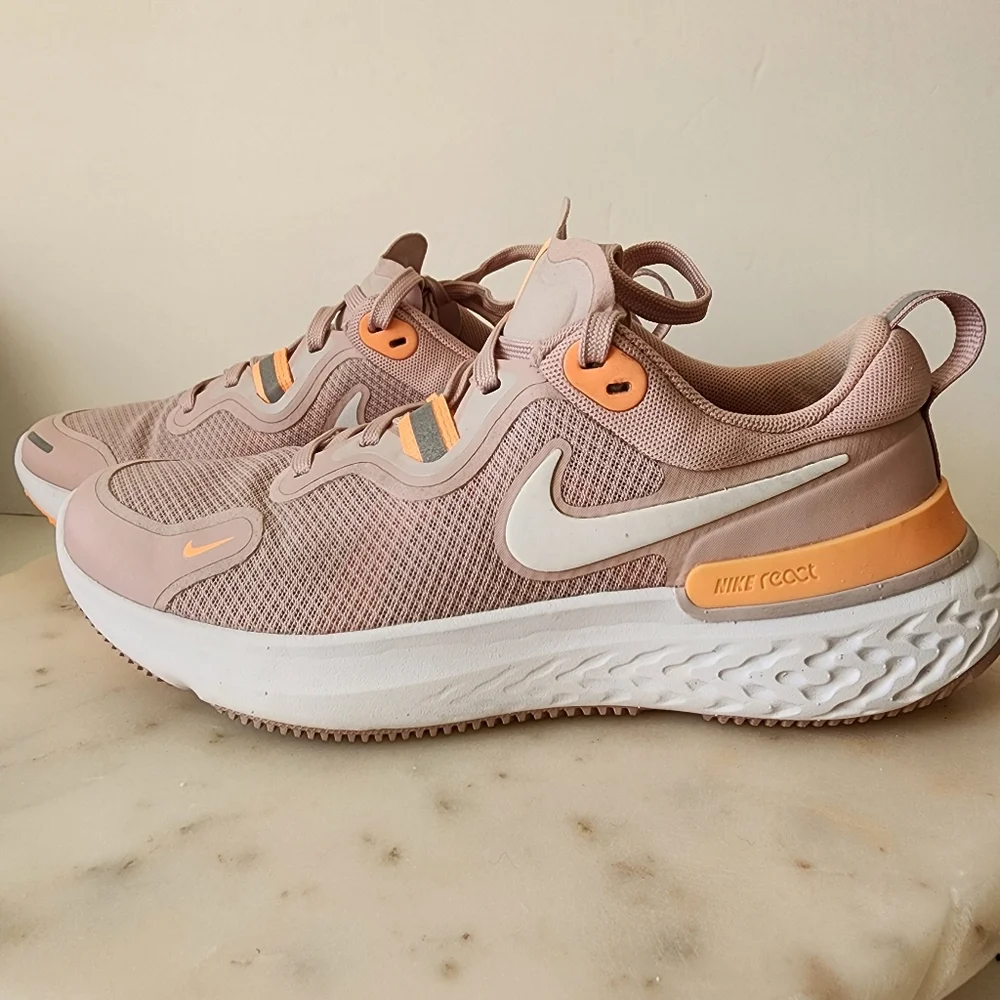 Nike Womens React Miler Running Shoe Cw1778-602 Size 6 Champagne/White/Orange